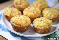 Broccoli, Cheese & Quinoa Frittata Muffins