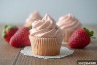 Fresh Strawberry Cupcakes with Creamy Strawberry Buttercream