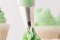 Silky Swiss Meringue Buttercream Recipe for Perfect Frosting