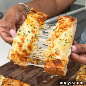 Crispy Roasted Garlic Cheddar Bread Recipe 2 img 11671 1