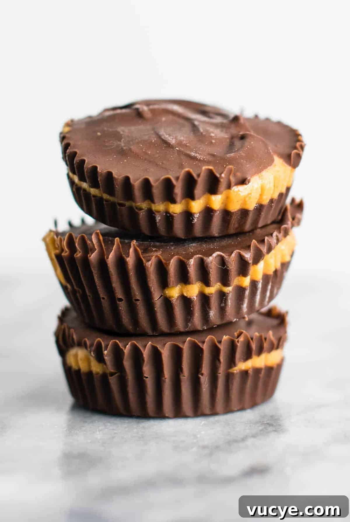 25 Top Vegan Recipes for Every Meal 11 best vegan recipes - Vegan chocolate peanut butter cups – better than Reese’s!