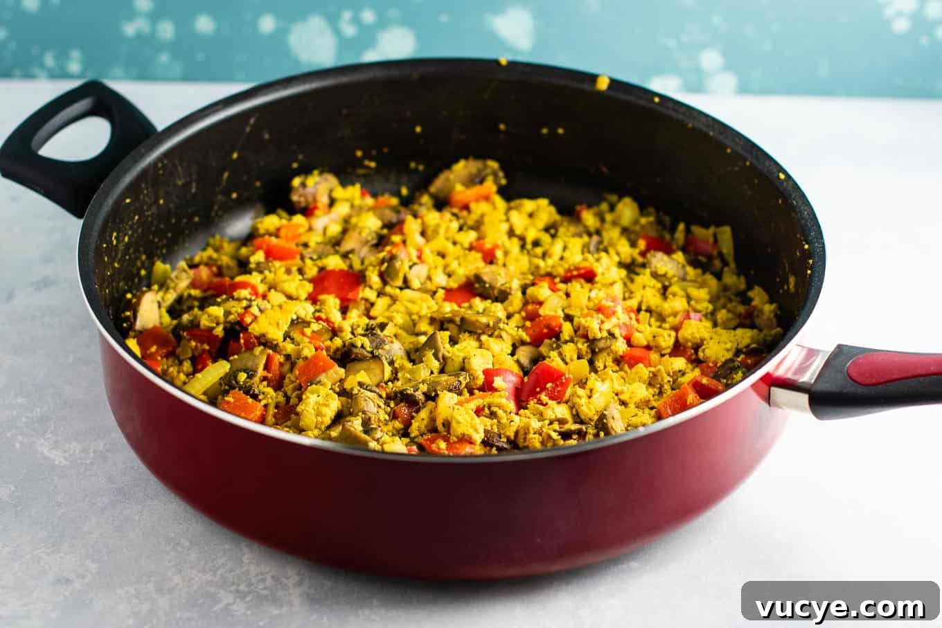 25 Top Vegan Recipes for Every Meal 19 best vegan recipes - Tofu scrambled eggs with bell pepper and mushroom. This tastes amazing and was really satisfying!
