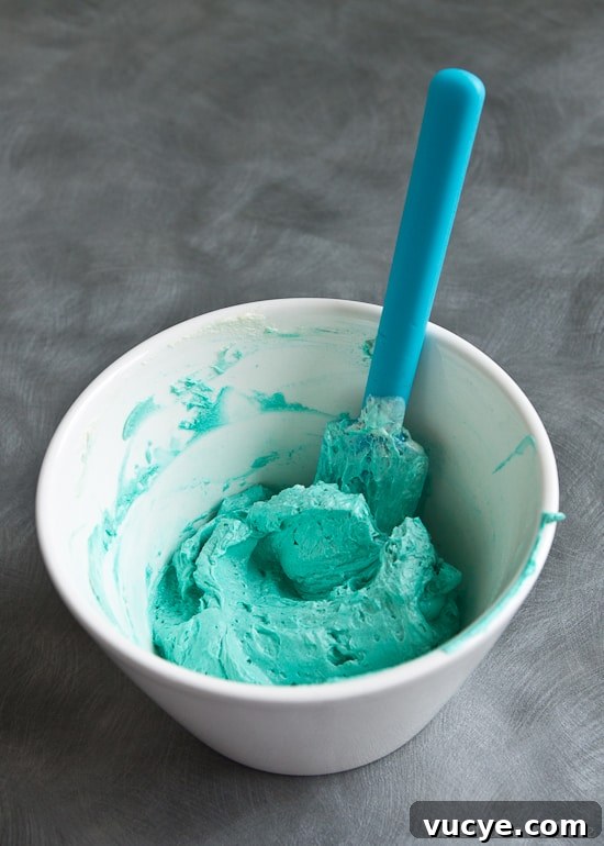 Buttercream Stripe Techniques: Part 2 Tutorial 10 Perfect Buttercream Stripes, Turquoise Buttercream