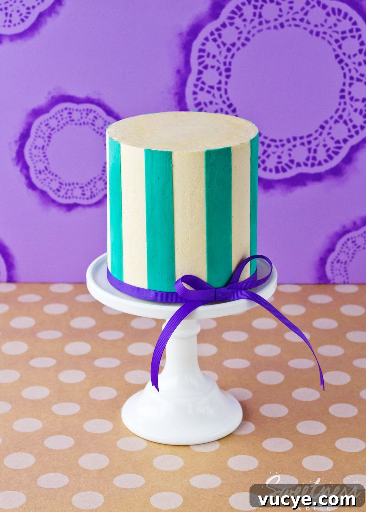 Buttercream Stripe Techniques: Part 2 Tutorial 18 buttercream-stripes-tutorial-part-two-featured-image