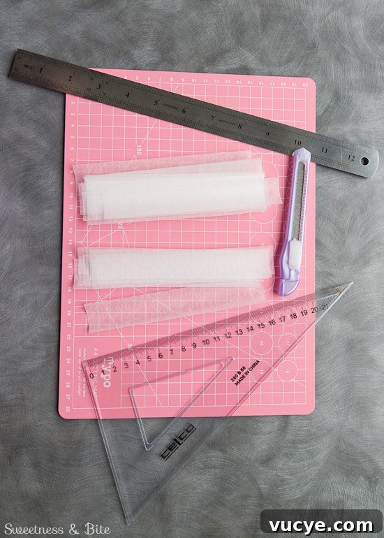 Buttercream Stripe Techniques: Part 2 Tutorial 5 Perfect Buttercream Stripe Tutorial Cutting Waxed Paper Strips