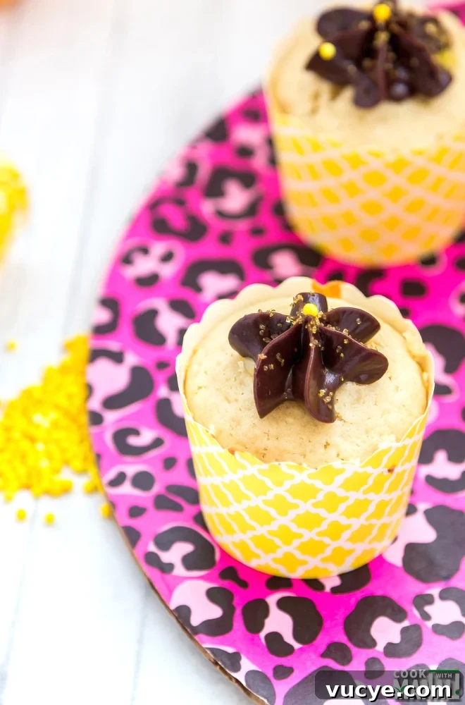 Lemon Curd Cupcake