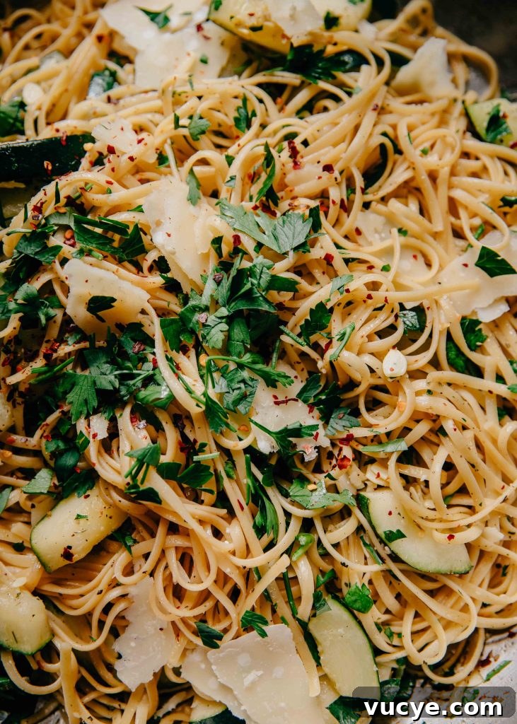 Lemon Zucchini Pasta | Well and Full | #vegetarian #summer #recipe