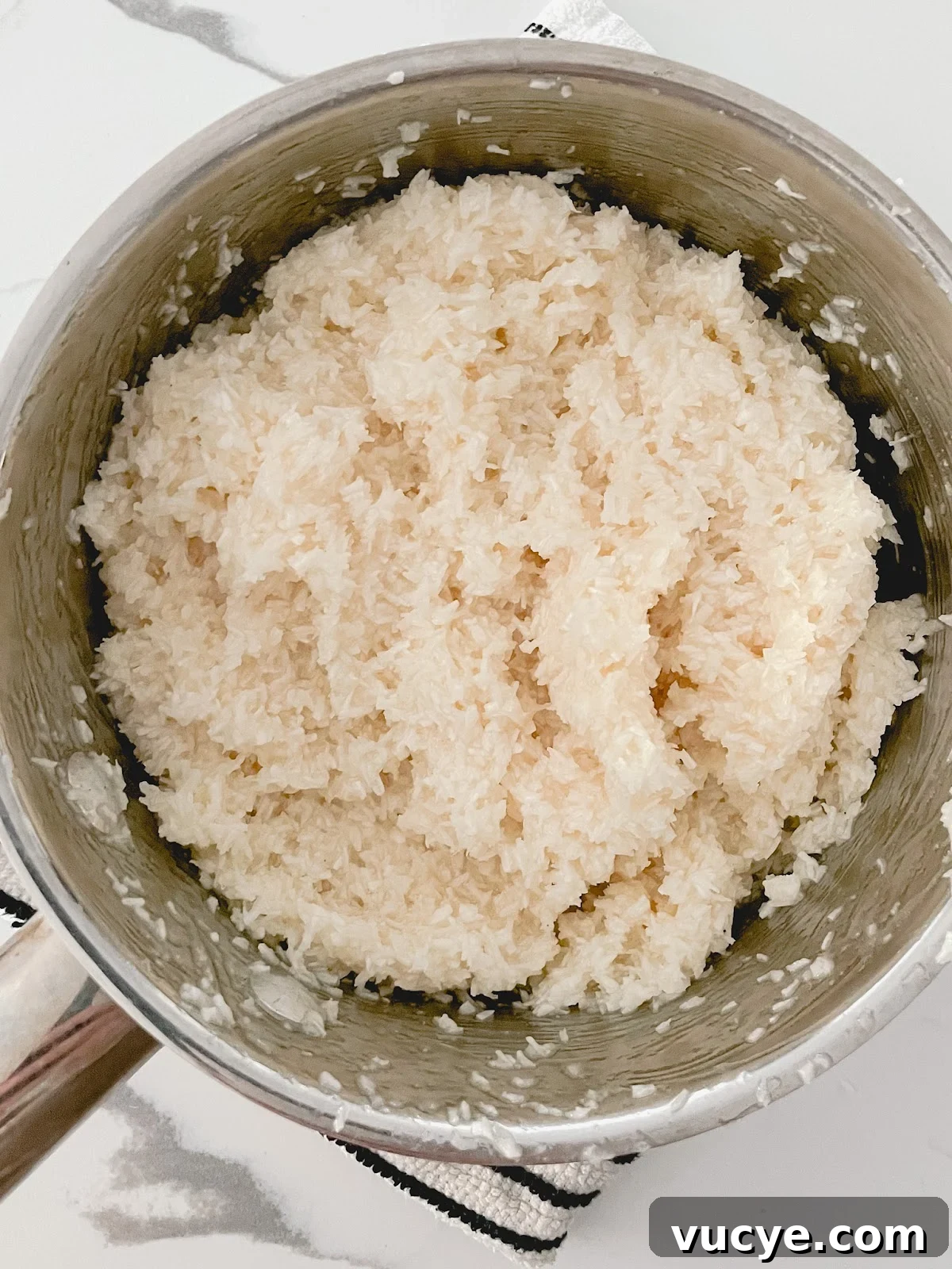 Chewy Coconut Macaroons Recipe: Soft, Moist Coconut Cookies 4 img 18 3