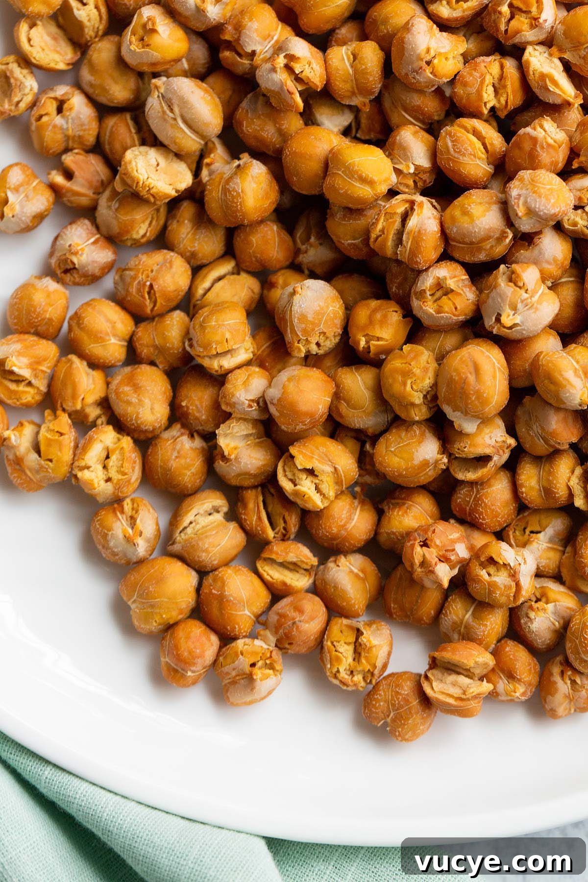 Crispy Oil-Free Air Fryer Chickpeas for Snacking 6 Air fryer chickpeas up close