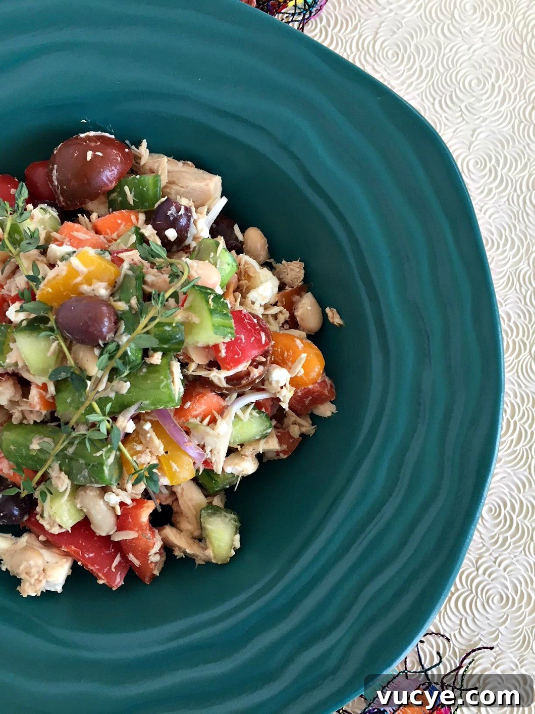 Mediterranean Tuna and Veggie Salad Recipe for Quick Meals 5 Tuna with raw veggies