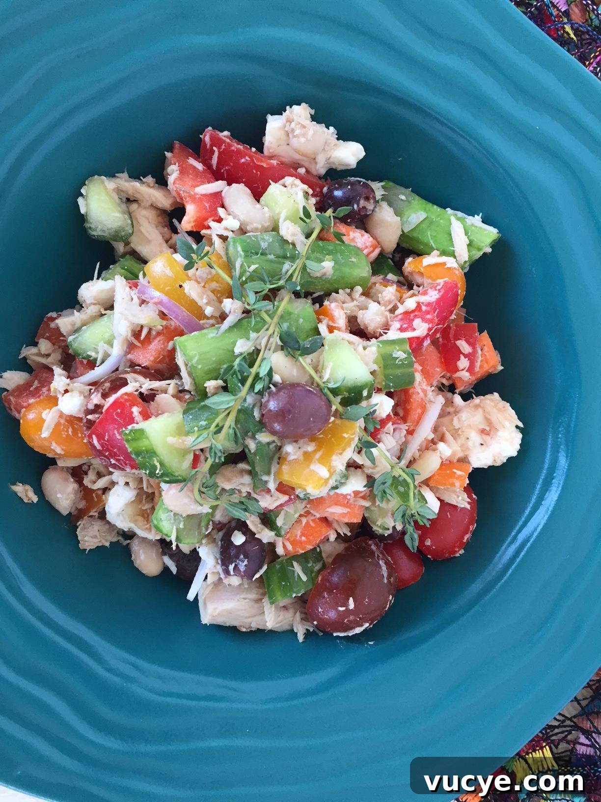 Mediterranean Tuna and Veggie Salad Recipe for Quick Meals 6 Tuna with raw veggies