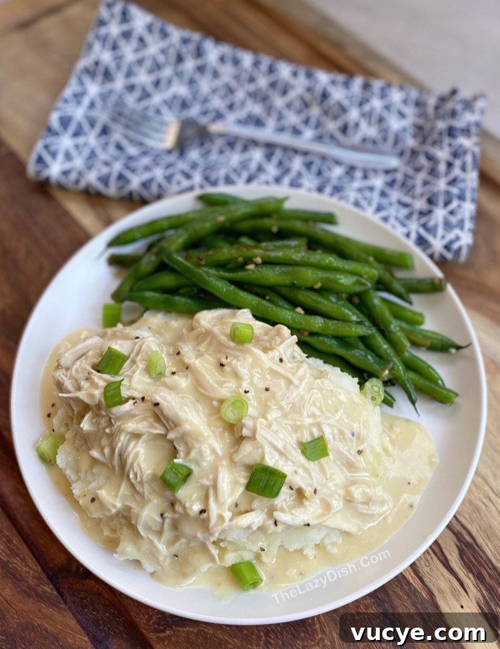 Slow Cooker Chicken and Creamy Gravy Recipe 2 Crockpot Chicken Dinner Recipe With Few Ingredients -- Creamy Chicken and Gravy. Great family meal even for picky eaters! Made with chicken breasts, gravy mix, cream of chicken soup and sour cream.