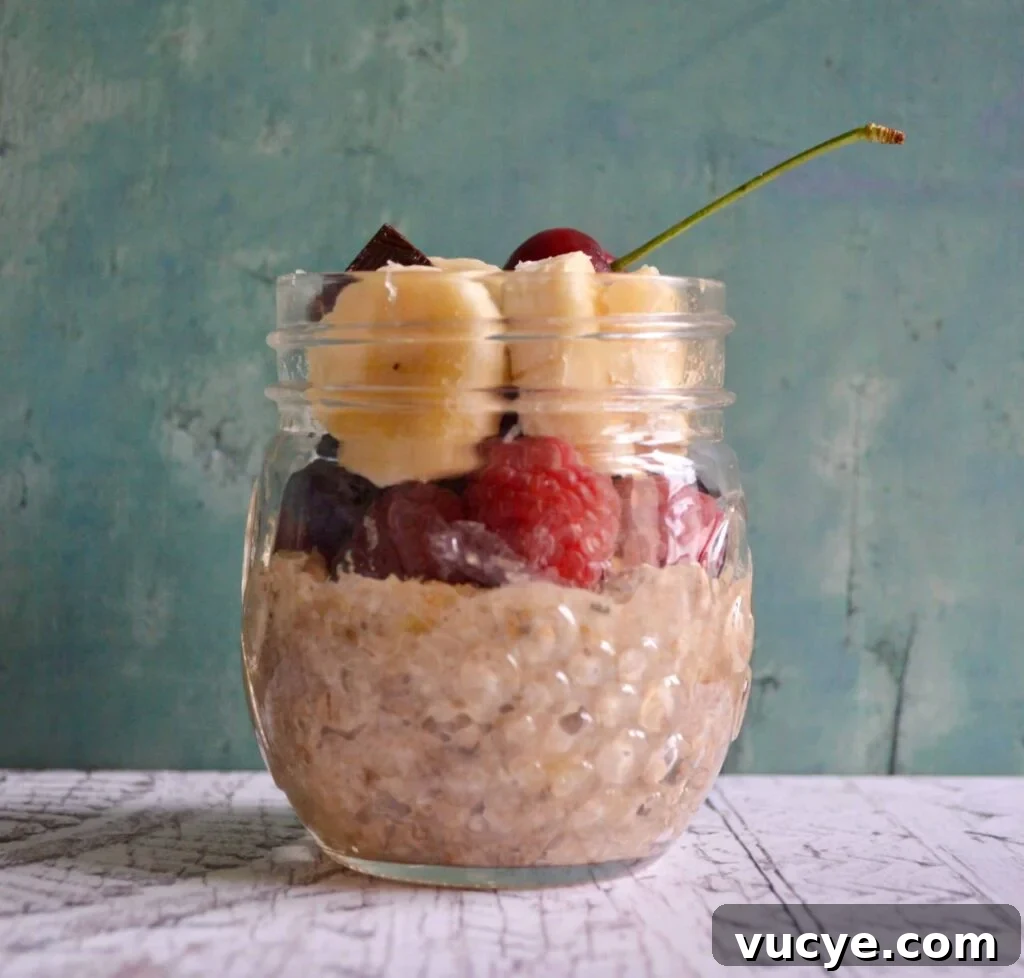 banana split overnight oats