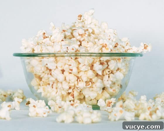 skinnypop popcorn in a bowl.