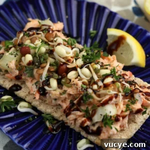 Crispbread topped with salmon salad