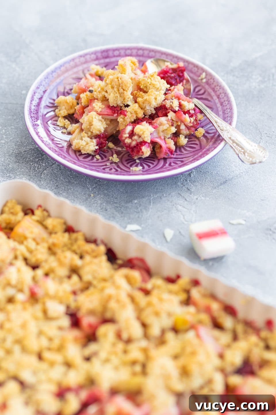 Perfect Rhubarb Crumble Recipe with Buttery Oat Topping 5 crunchy-cake-with-rhubarb