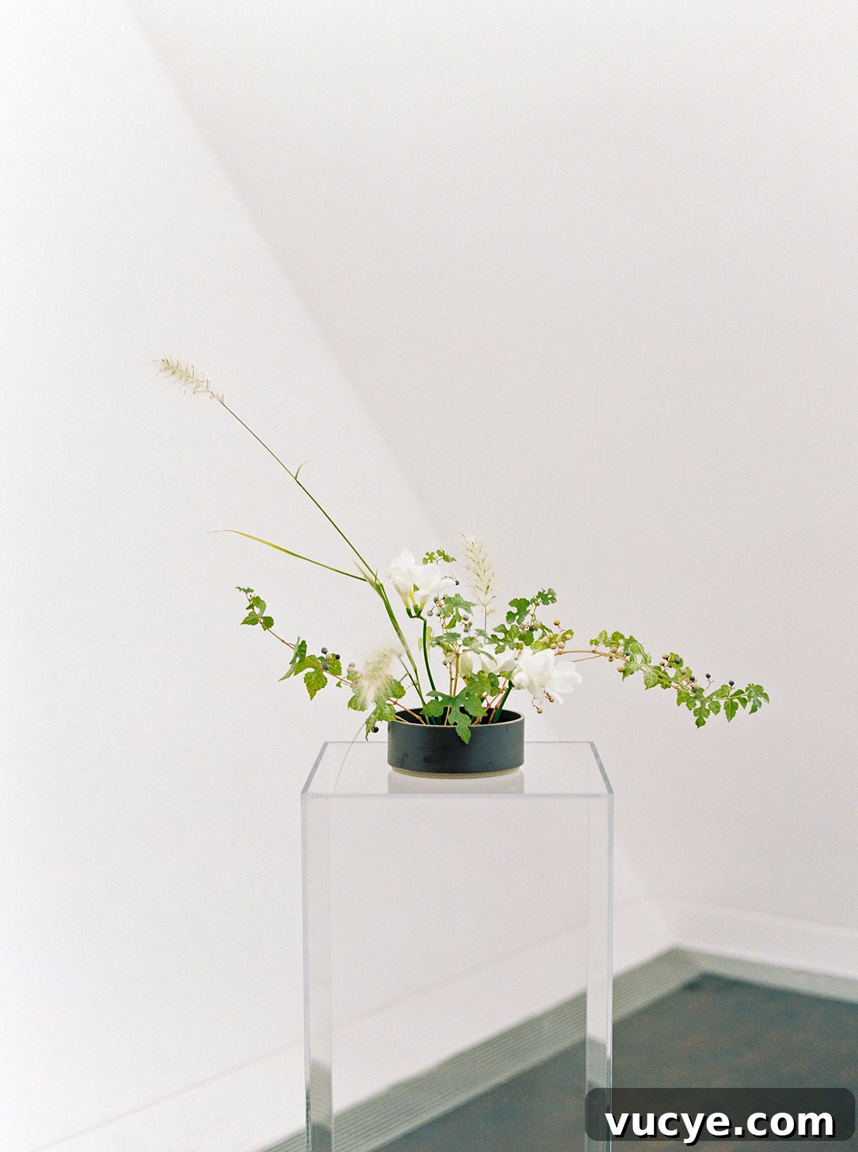 6 Elegant Ikebana Flower Arrangements for Timeless Decor 8 Ikebana-Inspired Wedding Flower Ideas from Martha Stewart