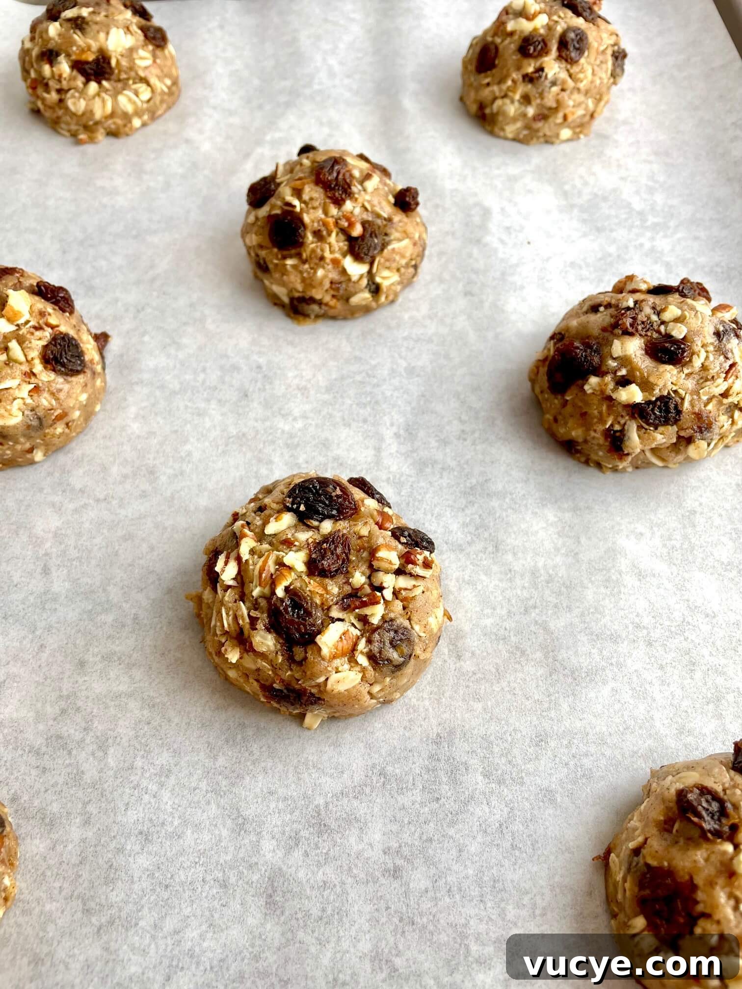 Cookies with pressed raisins and pecans